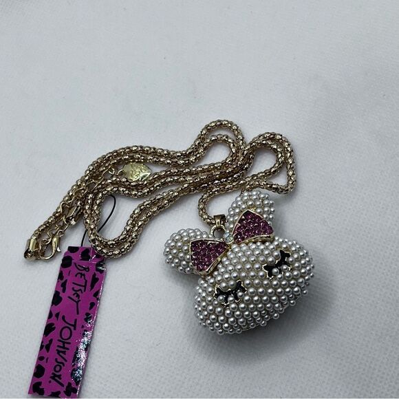 NECKLACE! Betsey Johnson Faux Pearl Bunny w/ Rhinestone Bow BNWT - Picture 4 of 7